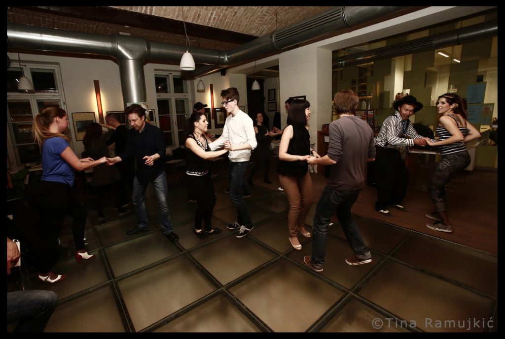 Brezplačni tečaj swing plesa SwingKids